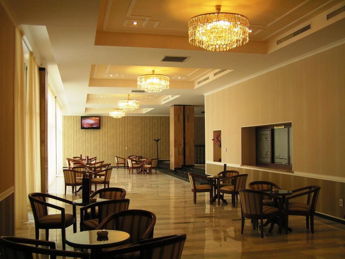 Отель Hotel Belvedere Клуж-Напока-15