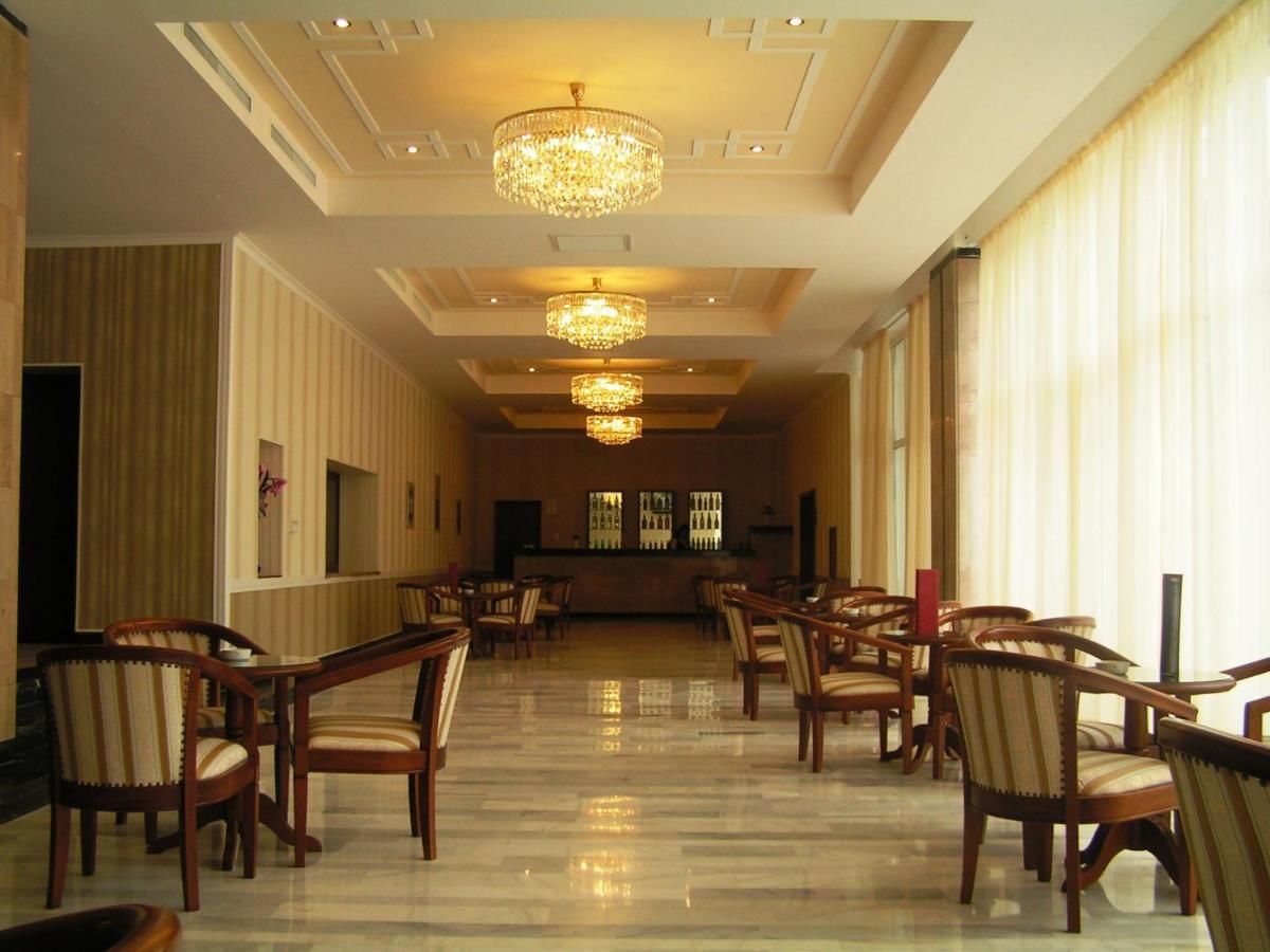 Отель Hotel Belvedere Клуж-Напока-25