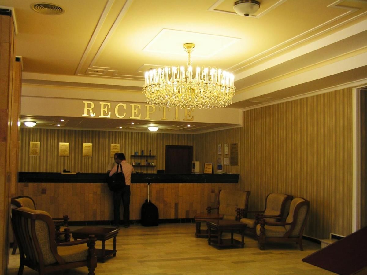 Отель Hotel Belvedere Клуж-Напока-9
