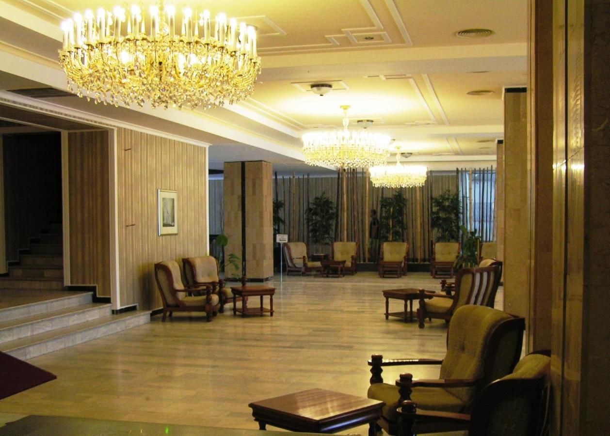 Отель Hotel Belvedere Клуж-Напока-10