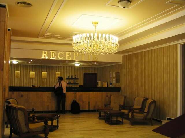 Отель Hotel Belvedere Клуж-Напока-8